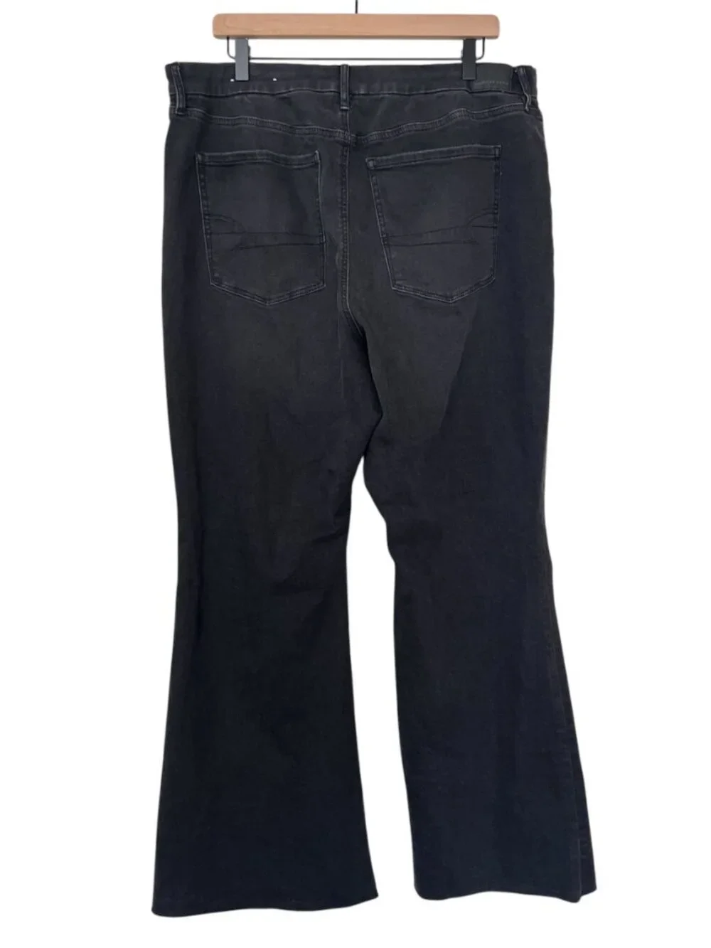 NWT American Eagle Charcoal Wash Curvy Super High Rise Flare Jeans - Picture 3 of 7
